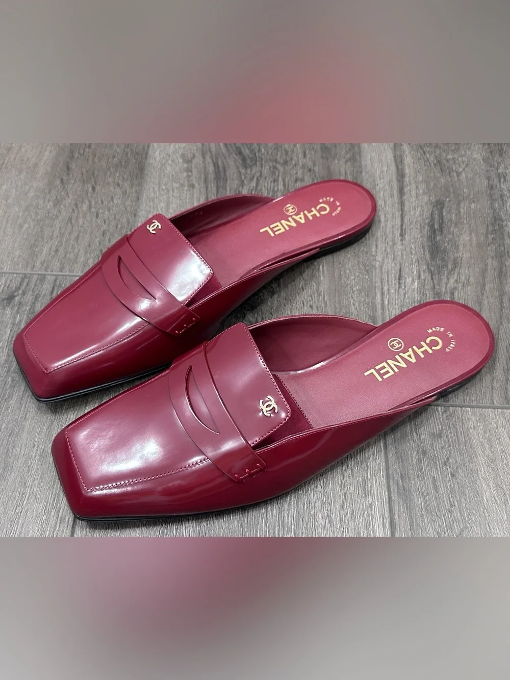 2026 CHANEL BURGUNDY LEATHER SLIDES MULES HALF LOAFER SHOES GOLD CC LOGO 41